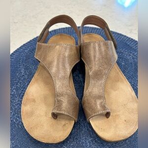 DANSKO REECE 37 sandals STONE TAUPE BURNISHED LEATHER